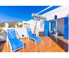 Ático  con 2 habitaciones, amplia terraza y vistas al mar en El Cantal Mojácar