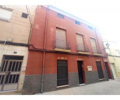 CASA CENTRICA EN ZONA TRANQUILA PARA REFORMAR