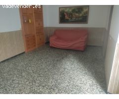 CASA CENTRICA EN ZONA TRANQUILA PARA REFORMAR