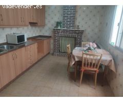 CASA CENTRICA EN ZONA TRANQUILA PARA REFORMAR