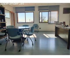 NAVE INDUSTRIAL CON AMPLIAS OFICINAS Y 500M2 DE NAVE DIAFANA