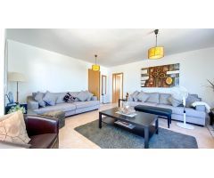 hermosa casa independiente con 2 apartamentos y piscina