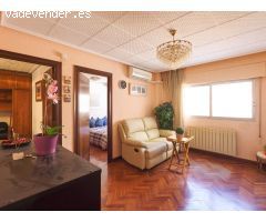 SE VENDE PISO DE TRES DORMITORIOS EN EL BARRIO SAN JOSÉ
