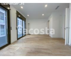 Exclusivo Edificio con Viviendas y Locales Comerciales a Metros del Mar en Lloret de Mar
