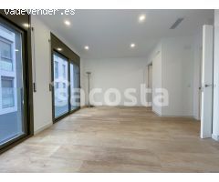 Exclusivo Edificio con Viviendas y Locales Comerciales a Metros del Mar en Lloret de Mar