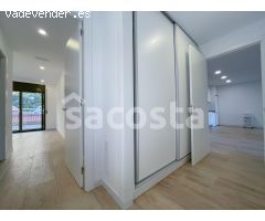 Exclusivo Edificio con Viviendas y Locales Comerciales a Metros del Mar en Lloret de Mar