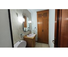 ¡Tu Espacio Estudiantil Ideal: Piso de 4 Habitaciones Frente a la Universidad de Ciencias!