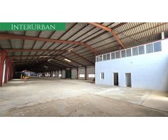 Nave industrial de 2.500 m² en Lliria con acceso camiones, oficinas y zona de carga