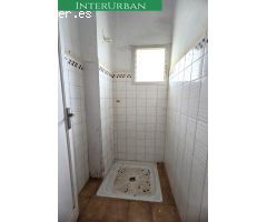 Nave industrial de 2.500 m² en Lliria con acceso camiones, oficinas y zona de carga