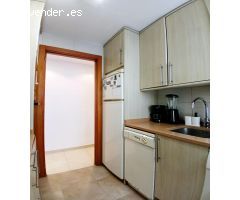 ¡Luminoso piso con terraza listo para entrar a vivir en Puerta del Ángel!