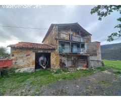 Se vende casa de pueblo con terreno en Rasines