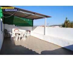 VIVIENDA CON TERRAZA Y TRES DORMITORIOS