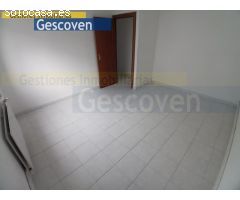 AMPLIA VIVIENDA CENTRICA CON PATIO Y BALCÓN TERRAZA