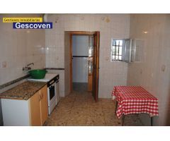 VIVIENDA PLANTA BAJA CON PATIO Y GARAJE