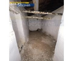 CASA PARA REFORMAR CON PATIO Y OTRAS EDIFICACIONES