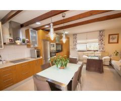 CHALET CON PISCINA EN ZONA TRANQUILA