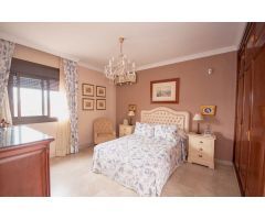 CHALET CON PISCINA EN ZONA TRANQUILA
