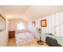 CHALET CON PISCINA EN ZONA TRANQUILA