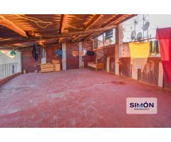 ¡Gran oportunidad para inversores! Edificio alquilado de 629m² a reformar en el centro de Artés.