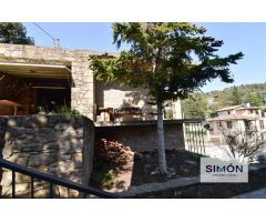 Casa de piedra con encanto rústico, ideal para reformar a tu gusto!