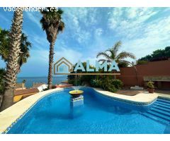 ESPECTACULAR VILLA INDEPENDIENTE CON PISCINA Y APARTAMENTO CON INCREIBLES VISTAS A LA BAHÍA