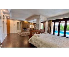Villa de Lujo en Alquiler en la Milla de Oro de Marbella – A Solo Pasos de la Playa