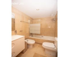 Elegante Piso de 2 Dormitorios con Piscina y Garaje en Guadalmina Alta