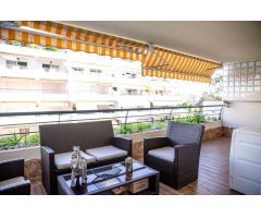 Elegante Piso de 2 Dormitorios con Piscina y Garaje en Guadalmina Alta