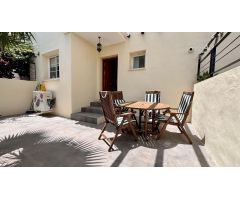 Elegante Adosado de 3 Dormitorios con Jardín en Los Naranjos, Marbella