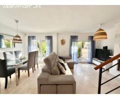Elegante Adosado de 3 Dormitorios con Jardín en Los Naranjos, Marbella
