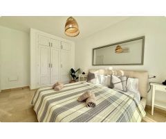 Elegante Adosado de 3 Dormitorios con Jardín en Los Naranjos, Marbella