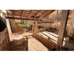 Casa de pueblo con terreno  224 metros parcela