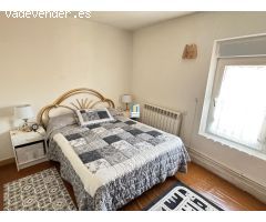 CASA EN VENTA DE 6 DORMITORIOS Y PATIO EN VILLALPANDO, ZAMORA.