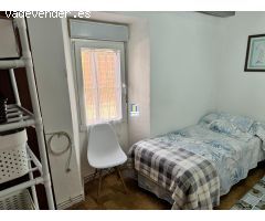 CASA EN VENTA DE 6 DORMITORIOS Y PATIO EN VILLALPANDO, ZAMORA.