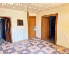 CASA EN VENTA DE 4 DORMITORIOS CON AMPLIO PATIO EN ASPARIEGOS, ZAMORA.