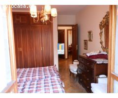 PISO EN VENTA DE 4 DORMITORIOS, 2 BAÑOS Y 1 ASEO EN PLENO CENTRO DE ZAMORA.