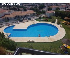 Sea views, swimming pool, 2 bedrooms, close to amenities, 5 mns to Fuengirola, 10 mns to Marbella.  