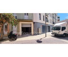 ¡FINQUES BAIXADOR PRESENTA ESTE LOCAL COMERCIAL EN PLENO CENTRO DE GAVÀ!