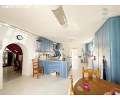 TERRENO CON CASA PRINCIPAL Y VARIAS PARA INVITADOS O ALQUILAR EN CAMPILLO DE ABAJO, FUENTE ALAMO.