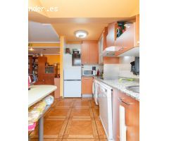 ¡Ático en venta en el corazón de Luanco, con terraza y a un paso de la playa!