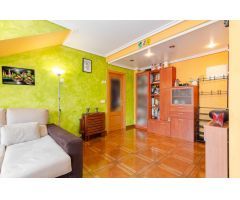 ¡Ático en venta en el corazón de Luanco, con terraza y a un paso de la playa!