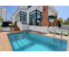 Villa Excepcional a Pasos de la Playa y Puerto Marina - ¡Una Oportunidad Única!
