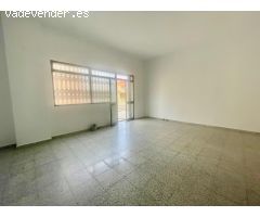 LOCAL COMERCIAL EN ZONA CENTRICA RECINTO FERIAL