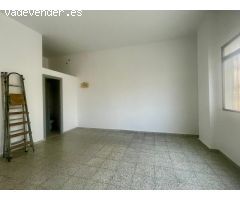 LOCAL COMERCIAL EN ZONA CENTRICA RECINTO FERIAL