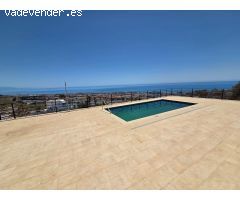 VILLA EN BENALMADENA CON VISTAS PANORAMICAS AL MAR