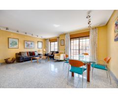 ¡ ALQUILER LARGA TEMPORADA! ATICO DUPLEX DE 250M2 EN EL CENTRO DE TORREVIEJA