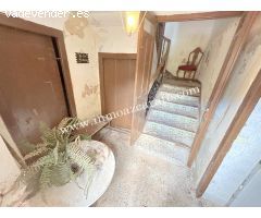 Casa con jardín y parcela en Ubago