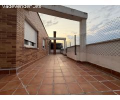 INMOBILIARIA ARBETETA ALQUILA ÁTICO DE 3 DORMITORIOS