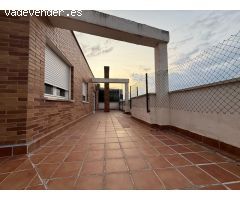 INMOBILIARIA ARBETETA ALQUILA ÁTICO DE 3 DORMITORIOS