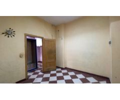 INMOBILIARIA ARBETETA ALQUILA LOCAL EN ZONA FERIAL